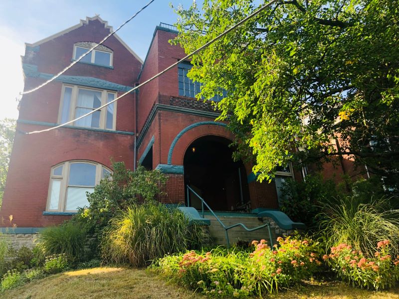 2229 Park Ave 24